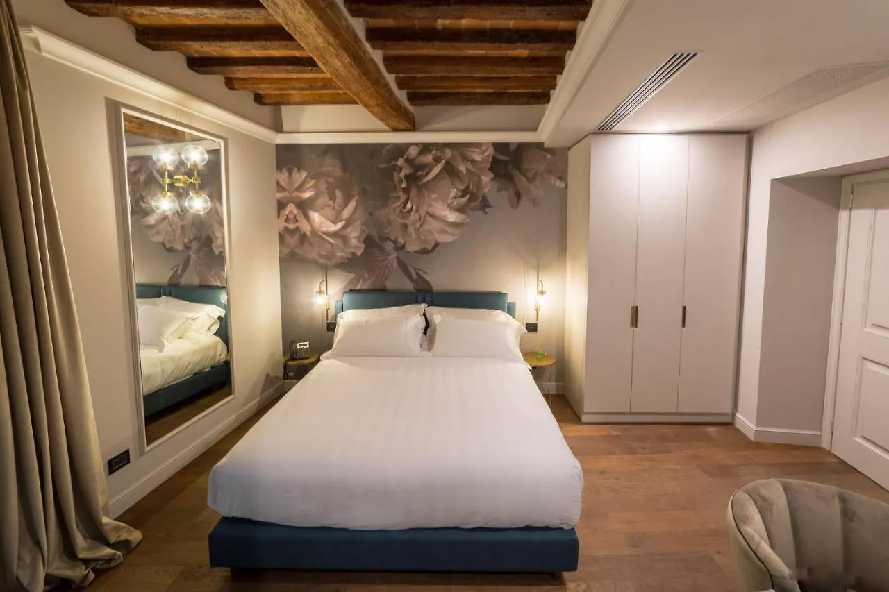Palazzo 42 - Boutique Hotel & Suites Pistoia